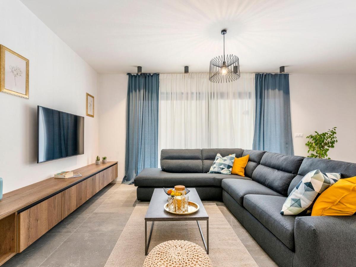 Holiday Home Villa Isabela - Prc423 By Interhome Nova Vas  Екстериор снимка